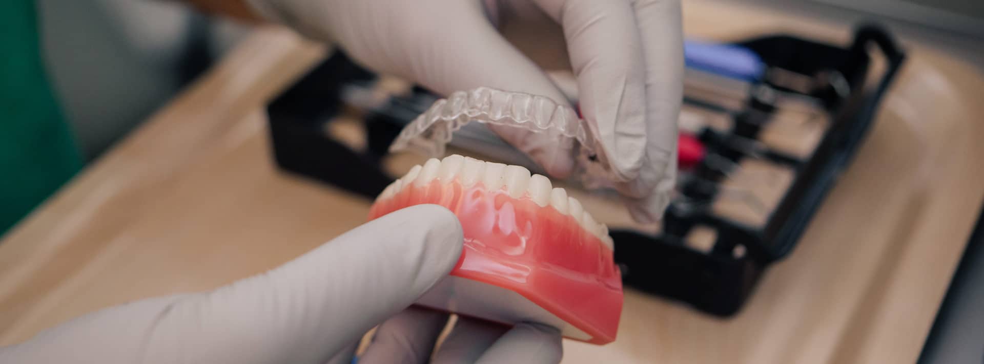 Tandvårdshuset - Osynliga tandställningar
